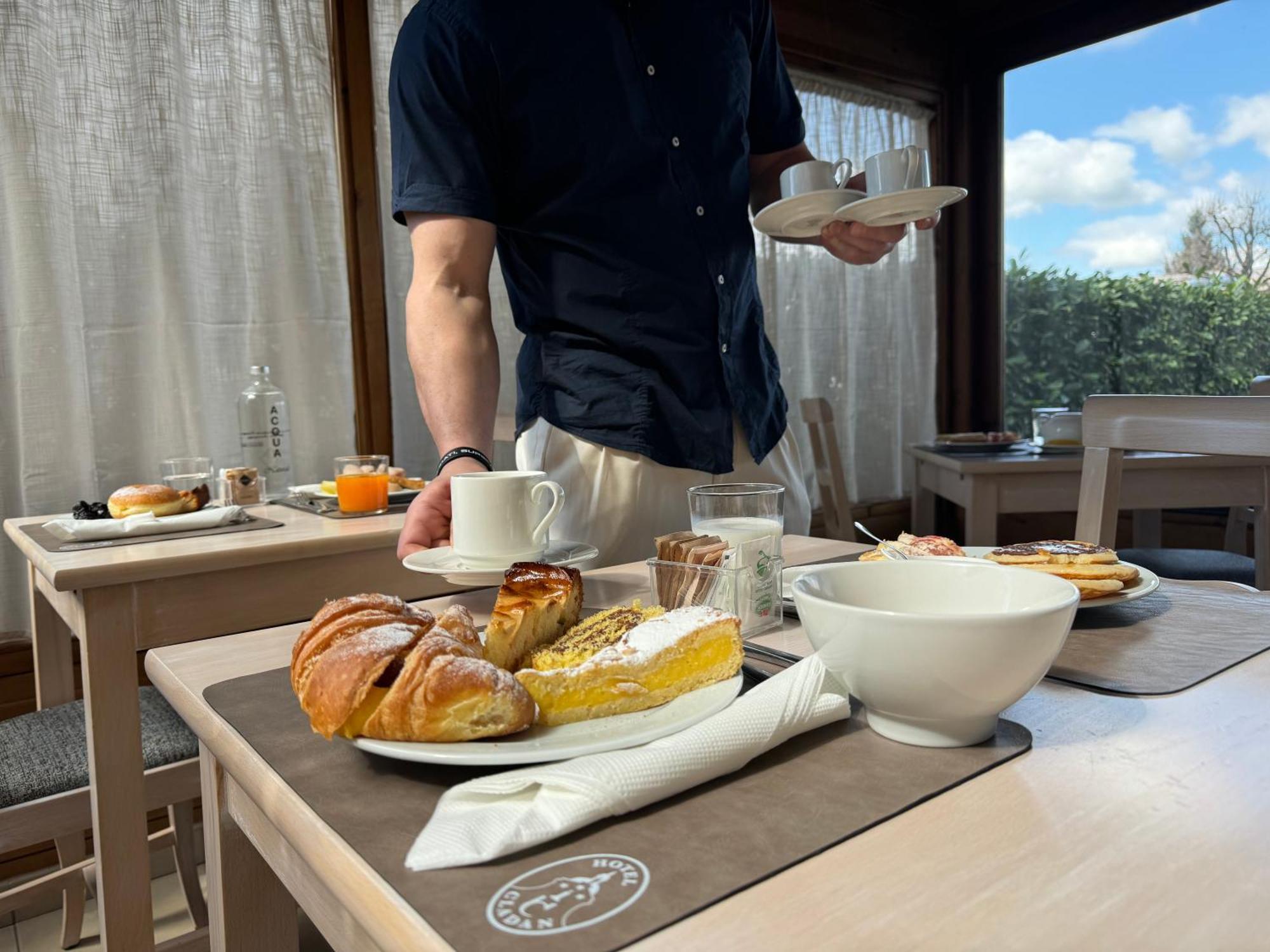 Hotel Cladan Assisi Luaran gambar