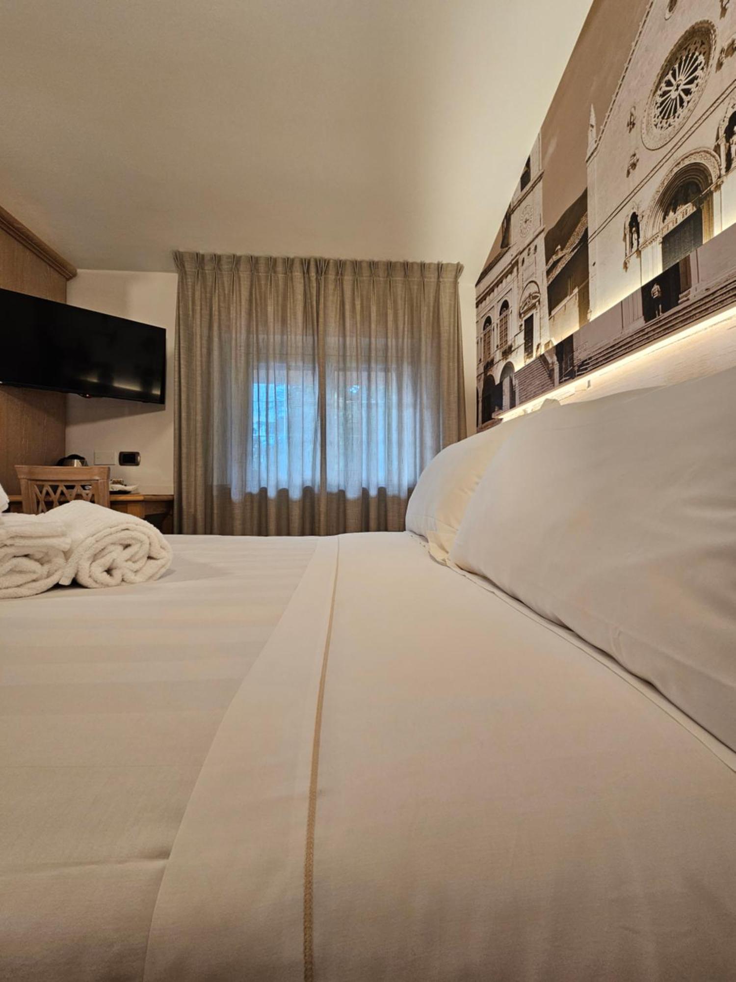 Hotel Cladan Assisi Luaran gambar
